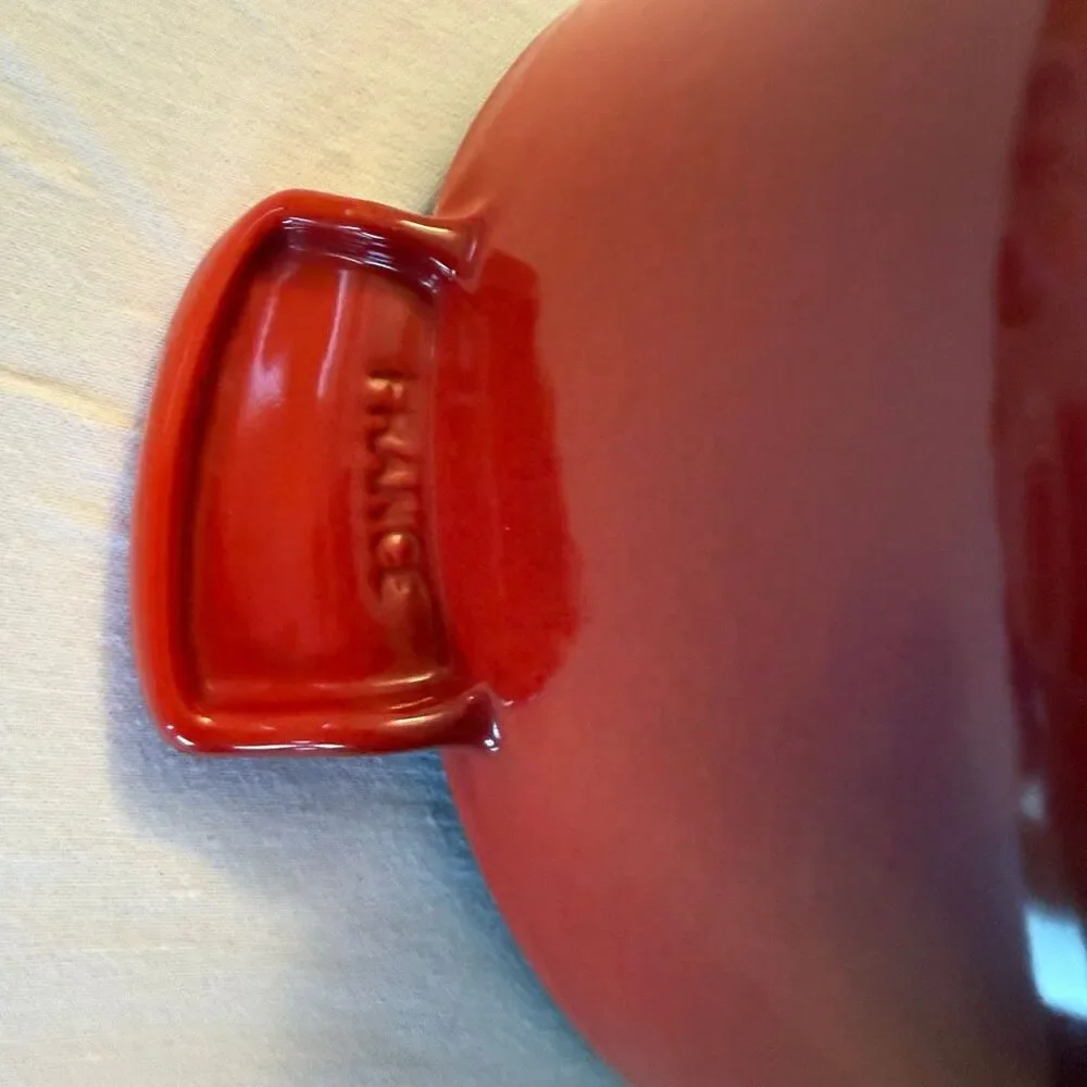 Le Creuset | Heart Shaped 2L | Cast Iron |Cocotte Dutch Oven Cerise | Red France